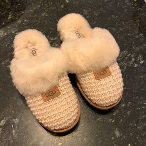 Ugg Women’s Cozy Slipper 6
